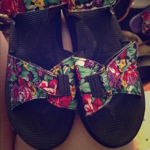 Black floral sandals