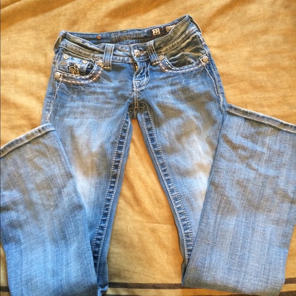 Super cute miss me jeans✨