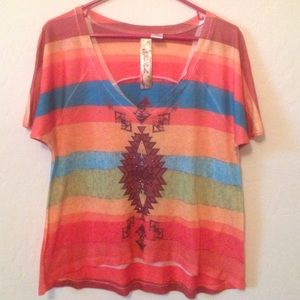 Women’s Tribal Print V-Neck Tee Size XL (Jrs)