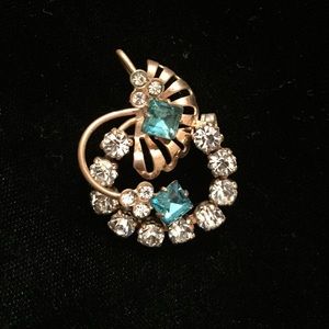 Spectacular vintage brooch/pendant.