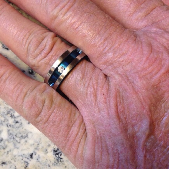 Blue & silver spinner ring w/ cubic zirconia