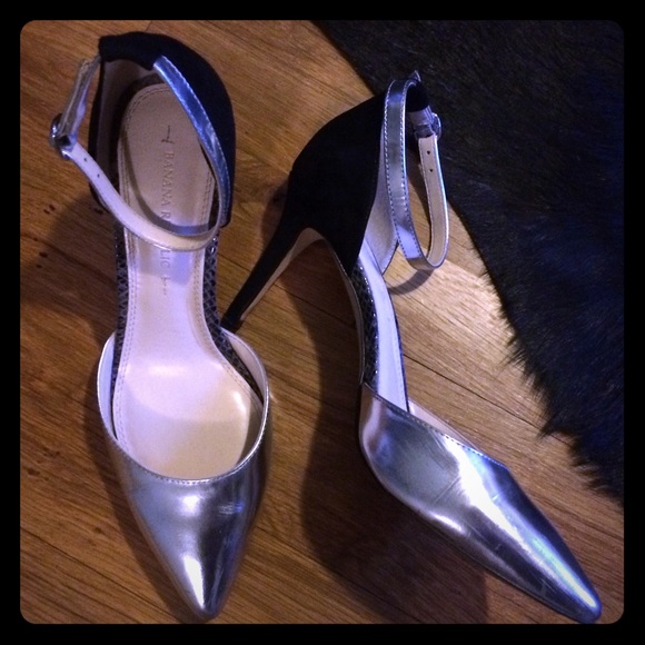 Banana Republic ankle strap pumps