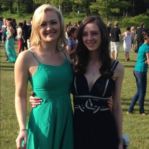 GUESS prom dress - Picture 2 of 3