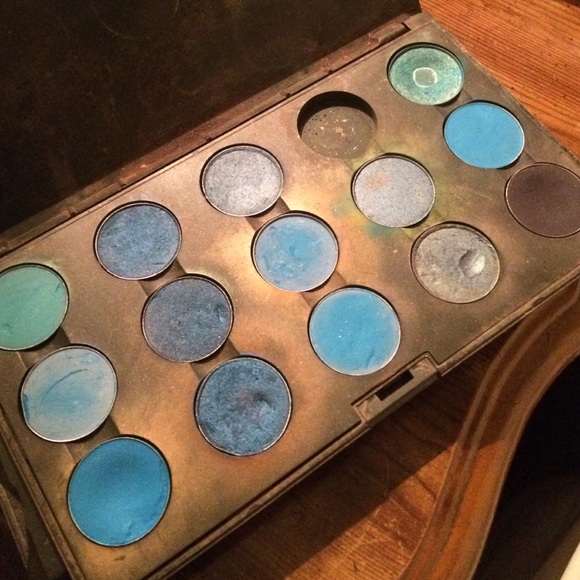 MAC palette eyeshadows