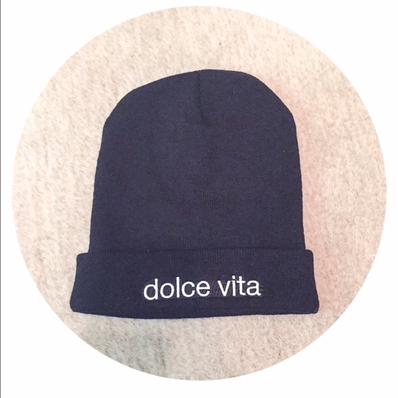 SOLD • Dolce vita beanie