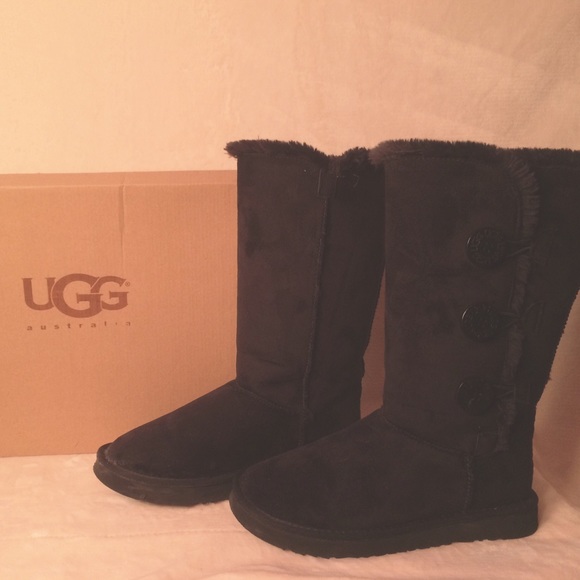 Midcalf Black UGG Boots Cute Buttons!