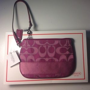 ⛔️SOLD!💝⛔️Brand new coach wristlet!