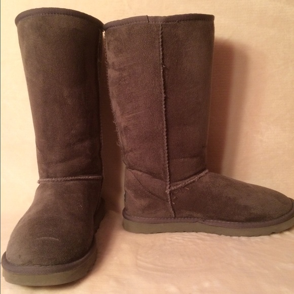 Midcalf Plain Grey UGG Boots