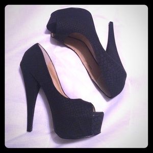 💥👠 Snake Skin Print Black Heels 👠💥