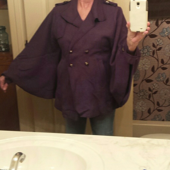 Jacket/ Chic Cape - Picture 2 of 2