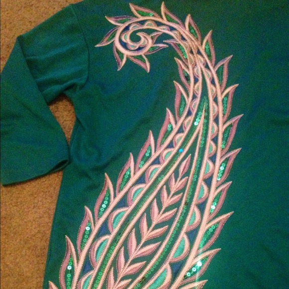 Bob Mackie Beautiful Paisley Design Top - Picture 2 of 4