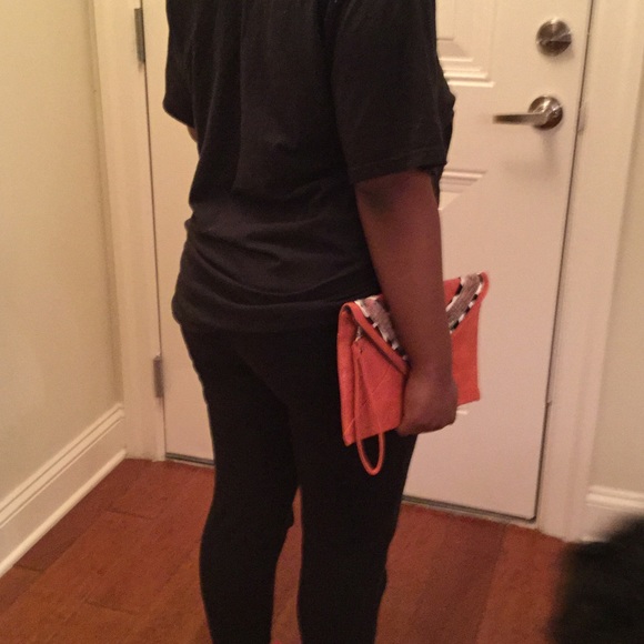 REDUCED 🎉🎉🎉Orange envelope wristlet clutch NEW - Picture 3 of 3