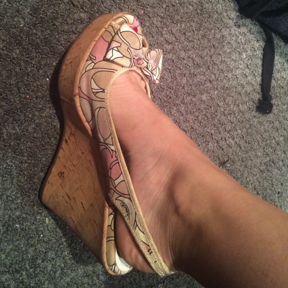 Coach Wedges - Picture 3 of 4