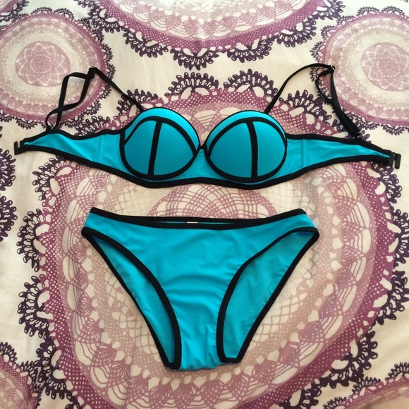 Triangl inspired bathing suit NEW