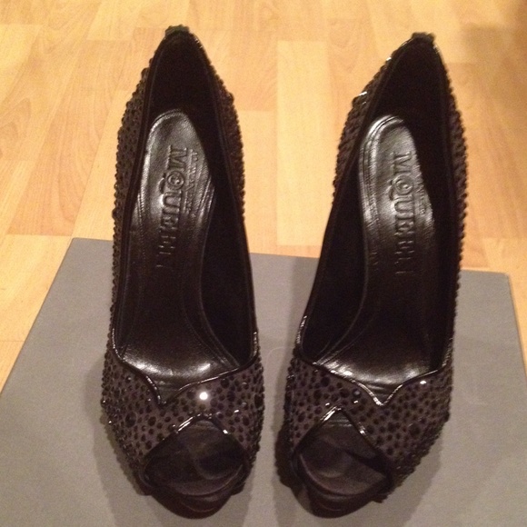 Alexander McQueen Shoes - Alexander McQueen shoes - crystal pumps