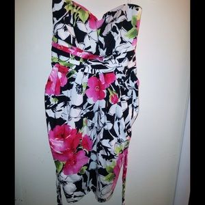 Floral strapless dress