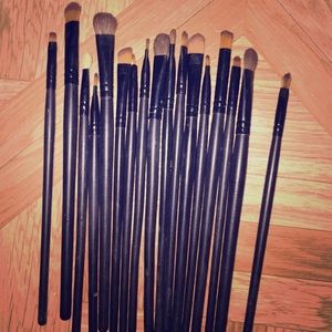 Makeup brushes