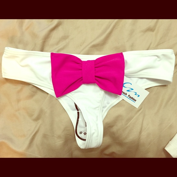 Cheeky bikini bottom
