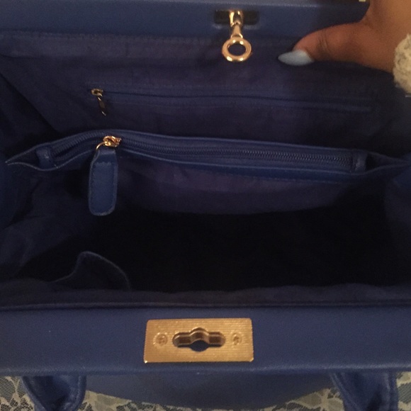 Twist Lock Blue Satchel - Picture 3 of 4