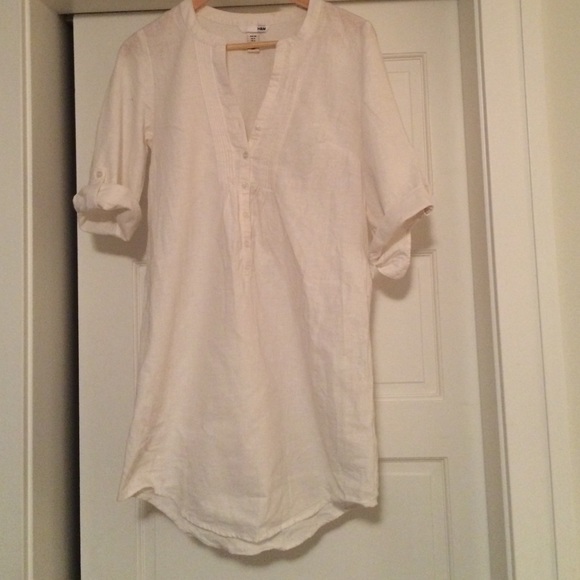 Linen/cotton white dress or beach cover up.