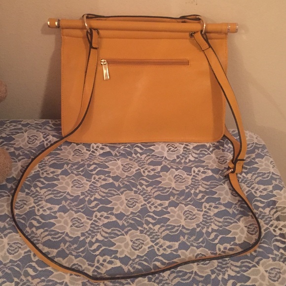 Color Block Clutch - Picture 2 of 4