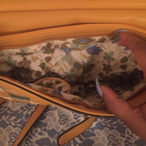 Color Block Clutch - Picture 3 of 4