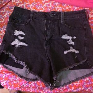 Medium-high wasted shorts