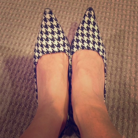 Houndstooth pumps size 8