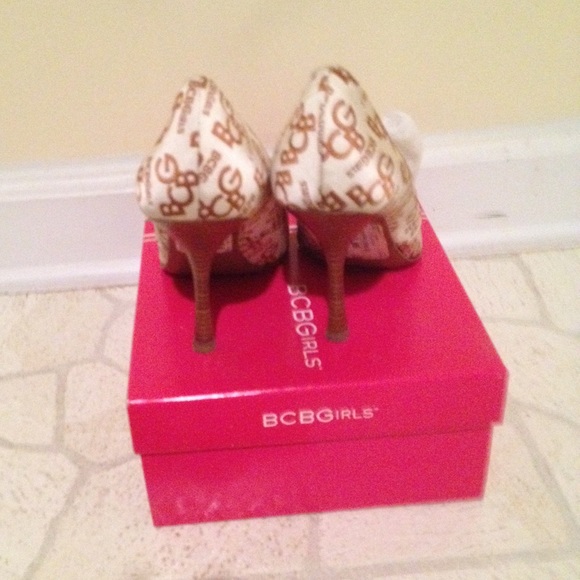 Shoes - Picture 3 of 3