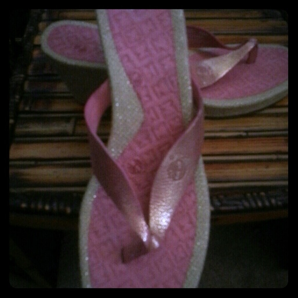 Thong sandals
