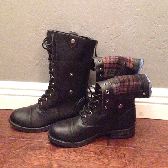 Black tall Madden girl combat boots