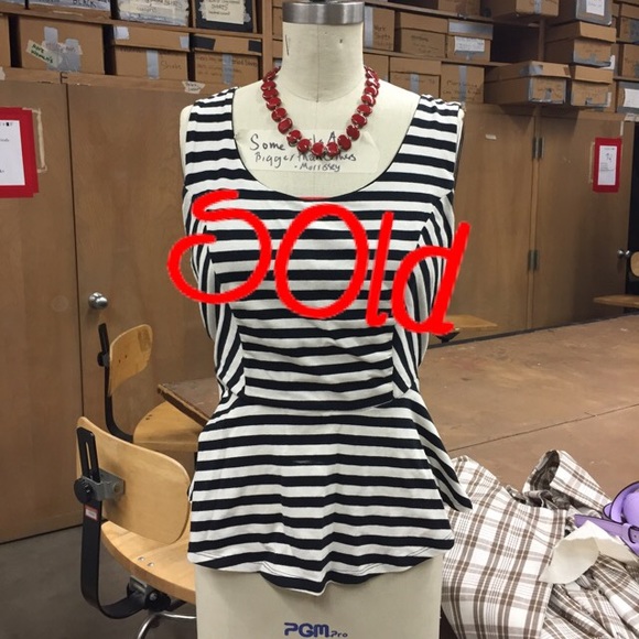 🚫SOLD🚫Adorable striped peplum with bow back