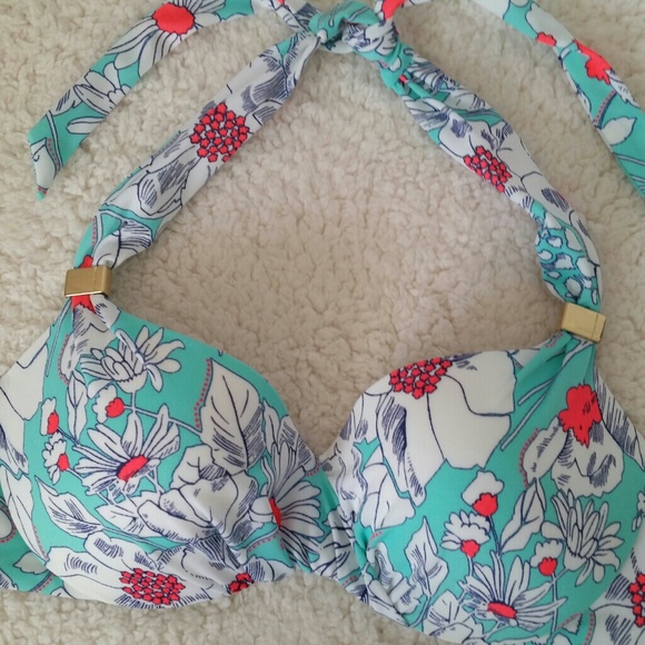 SOLD! Victoria's Secret Floral Bikini Top - Picture 2 of 4