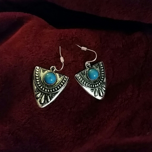 NWOT Tribal Necklace and Earring Jewelry  Set - Picture 3 of 3