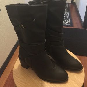 Black heeled Boot