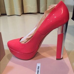 MIU MIU pink patent pumps. Never worn.