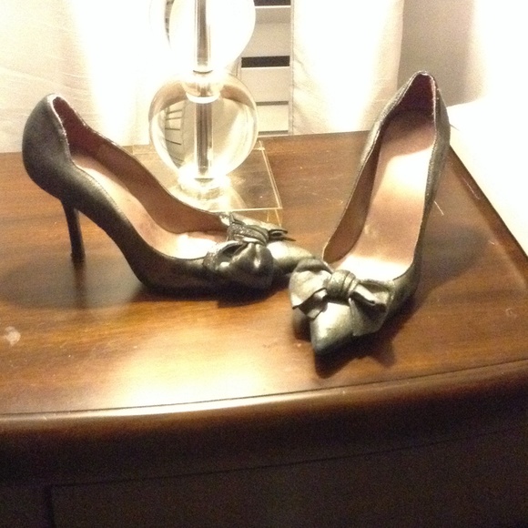 Guess stilettos
