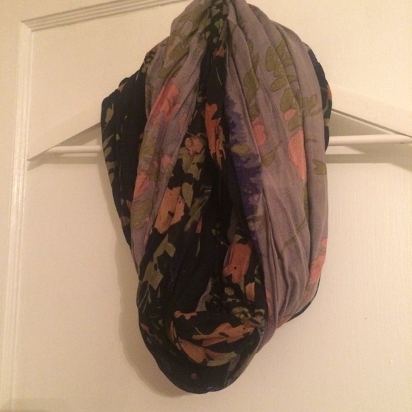 urban outfitters scarf
