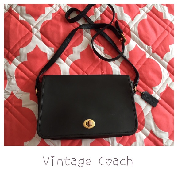 Coach Handbags - ⬇️💯% Authentic Vintage Black Coach Crossbody