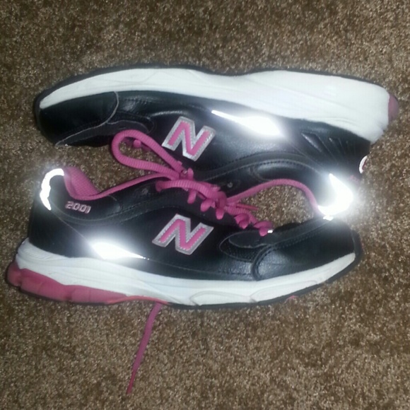 2001s New Balance - Picture 2 of 2