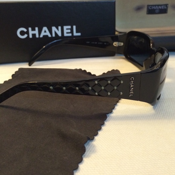 Chanel Sunglasses main image 4