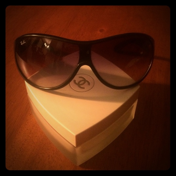 Black ray bans