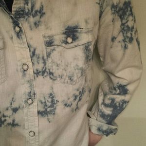 American Eagle acid wash shirt