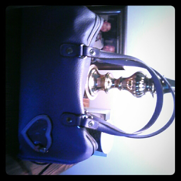 Liz Claiborne - Picture 1 of 4