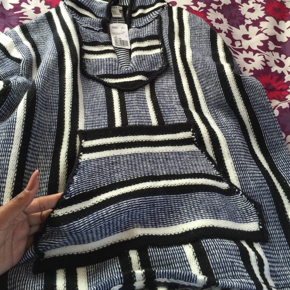 Sweater - Picture 3 of 3