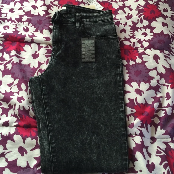 Black Denim Washed Skinny Jeans - Picture 1 of 3