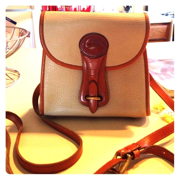 Vintage Dooney and Bourke purse *Authentic*