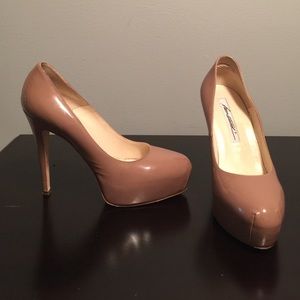 Brian Atwood Nude pumps