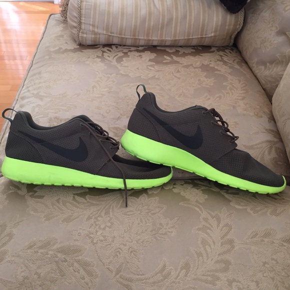 Nike roshe runs highlighter green