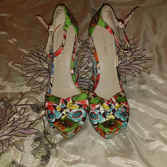 Nine west side 8